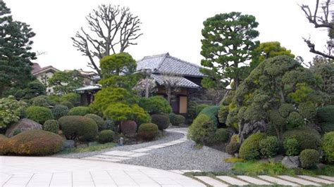 17 Japanese Landscape Designs To Keep You In Zen