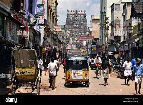 Tamil Nadu Crowd Street Hi Res Stock Photography And Images Alamy