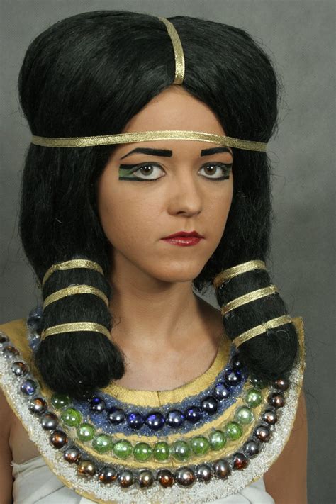 Egyptian hairstyles varied from one time period. Egyptian jewelry | Египетский макияж, Египетский макияж ...