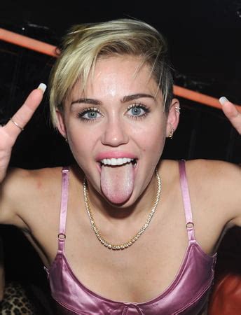 Miley cyrus cum