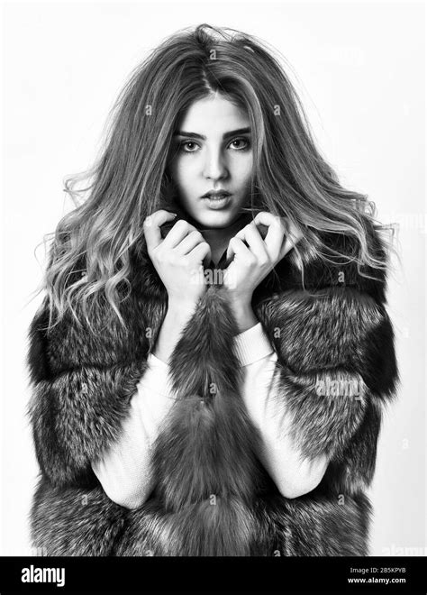 Winter Elite Luxury Clothes Female Brown Fur Coat Fur Store Model Enjoy Warm In Soft Fluffy