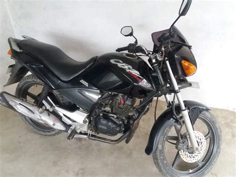  the hero honda achiever delivers an impressive 51.3 kmpl in real city conditions and 55.3kmpl on the highway  wheel and tyres are same at 2.75 x 18 front and 3.oo x 18 rear  fuel tank capacity is. Used Hero Honda Cbz Xtreme Bike in Muzaffarpur 2007 model ...