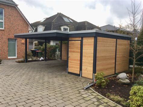 Treppenhaus, 2 zimmer, bad, stahlbalkon mit überdachung aus glas. Reihencarport und Carports mit seitlichem Abstellraum ...