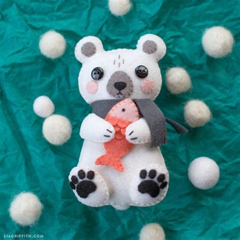 Diy Felt Polar Bear Stuffie Felt Diy Holiday Crafts Christmas Felt