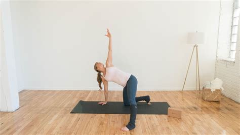 prenatal yoga flow: 8 best prenatal yoga exercises | Prenatal yoga poses, Prenatal yoga, Yoga flow