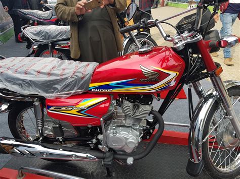 125cc bikes are here defined as all motorbikes with. Atlas Honda Launches CG125 2019 With New Stickers - Honda ...