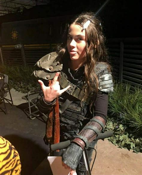 Lola Flanery Behind The Cenes The 100 Characters The 100 Show The