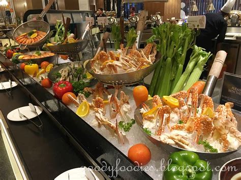 Had a lovely christmas eve dinner with my husband and aunt. GoodyFoodies: Ramadan Buffet 2017 @ Le Meridien Putrajaya ...