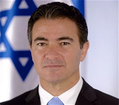 הלילה הזה, כך מתגלה בראיון, הוא שיאו של מבצע שהחל שנתיים קודם, כשבמוסד מתקבל מידע על כך שהאיראנים מאכסנים את ארכיון הגרעין במתחם בלתי מוכר. יוסי כהן ראש המוסד - Kattoni