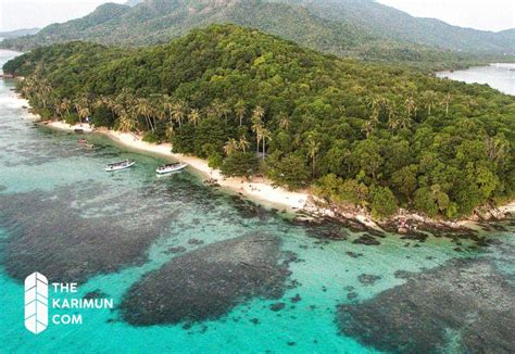 Memasuki kawasan wisata ini pengunjung akan dikenakan biayaa tiket. Harga Tiket dan Jadwal Penyebrangan Jepara-Karimunjawa