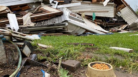 Mississippi Easter Tornadoes More Than 17000 Without Power