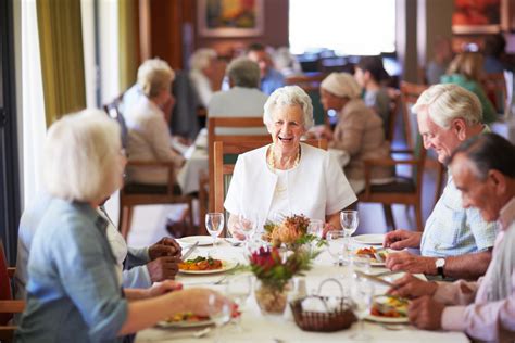 Why Eating Together Is Better For Seniors The Arbors The Ivy