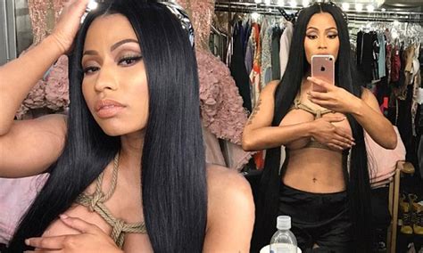 Nicki Minaj Topless In Photos Wishes Fans Happy Easter Daily Mail Online