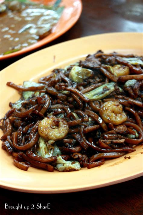 In local parlance, penang hokkien mee is known by penangites simply as hokkien mee. Ahwa Hokkien Mee @ off Jalan 222, PJ - Brought Up 2 Share