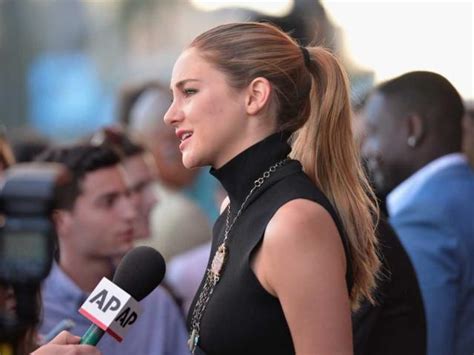 Shailene Woodley Gets Emotional While Documenting Her Major Haircut On