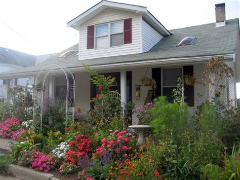 Cottage Landscaping Ideas For Front Yard Landscaping