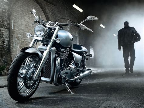 The Lonely Biker Wallpapers 1600x1200 606084