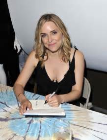 Jenny Mollen At Her Book Party At Planet Blue In Beverly Hills 06 21