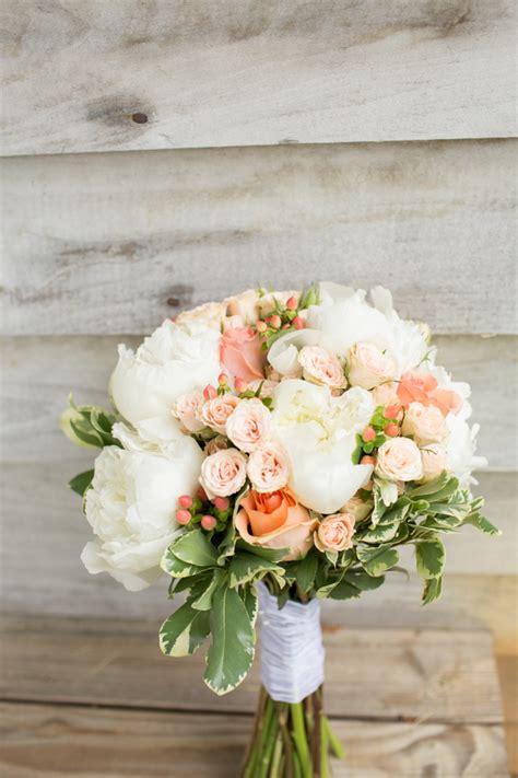 It is a focal point that ties the entire wedding theme together and should. Southern Country Wedding Ideas - Rustic Wedding Chic