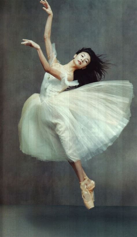 Bắt quả tang 29 thanh niên thuê biệt thự hạng sang tổ chức 'tiệc' ma túy. Yuan Yuan Tan by Annie Leibovitz in Russian Vogue, 2003 ...