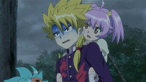 He doesn't look like a kid anymore twt. Wakiya Komurasaki et Nika Aoi - Beyblade Burst | Beyblade ...