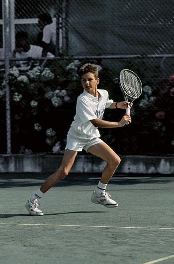 'federer vs nadal' amazing rally junior level. the FEDDDD.....at a young age~ backhand preparation looks ...