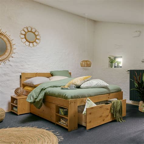 Pour créer une ambiance moderne, les lits capitonnés, en simili cuir ou en bois laqué. Lit rangement Camif