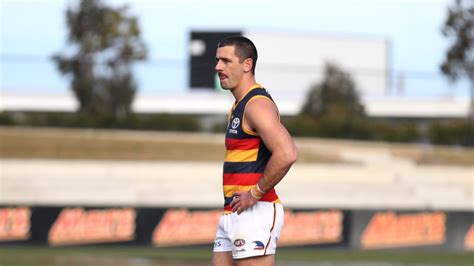 Taylor Walker Dropped From Crows Side Amid Afl Investigation Into