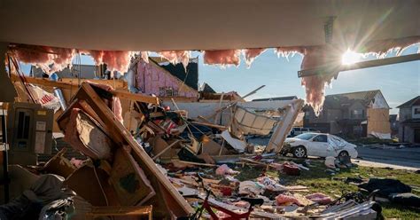 Pbs Newshour News Wrap Rescuers Search For Tennessee Tornado