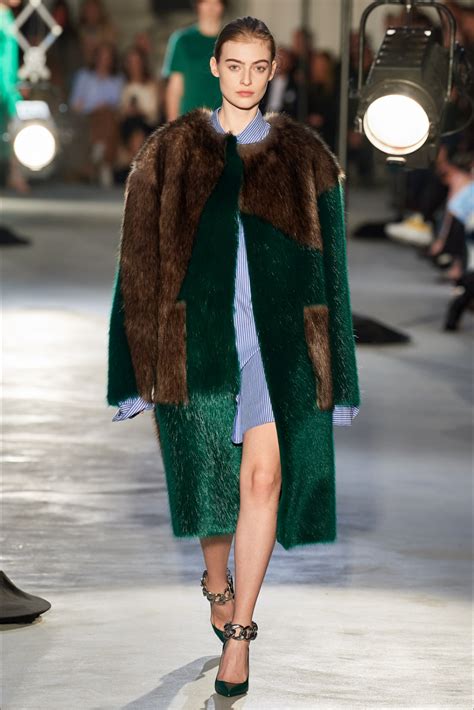 Sfilata N°21 Milano Collezioni Autunno Inverno 2020 21 Vogue Moda