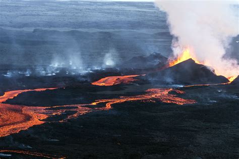 Massive Volcanic Eruption Is Making Iceland Grow Ncpr News