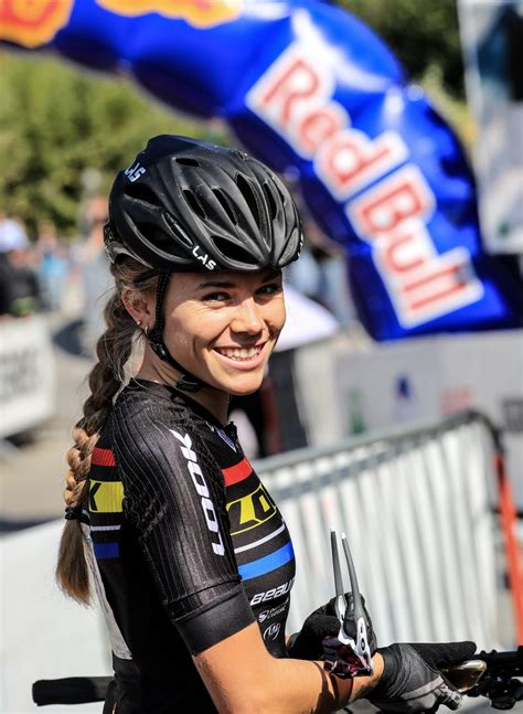 Une semaine après sa victoire à albstadt, la française s'impose à nouveau en coupe du monde, à nove mesto après avoir fait quasiment toute la course devant. ELECTION. Quelle est pour vous la championne de l'année