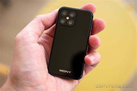 Mony Mint The Smallest 4g Smartphone Hands On Review News