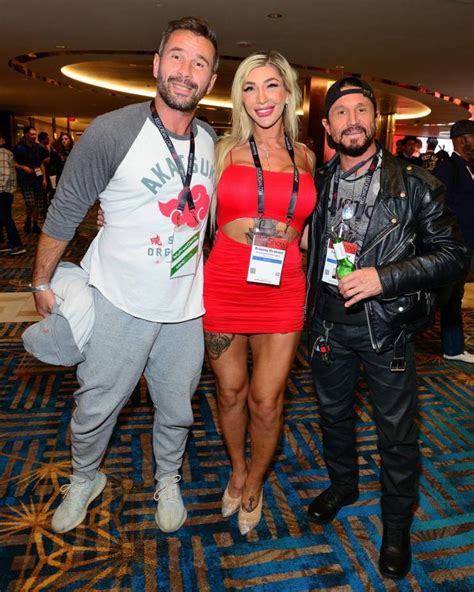 Spicy Photos From Avn Adult Entertainment Expo Pics Izispicy