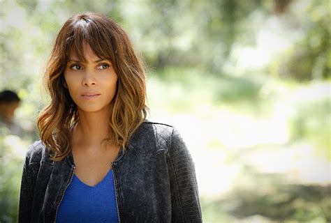 Extant Recap 8515 Season 2 Episode 6 And 7 You Say You Want An Evolutionthe Other Celeb