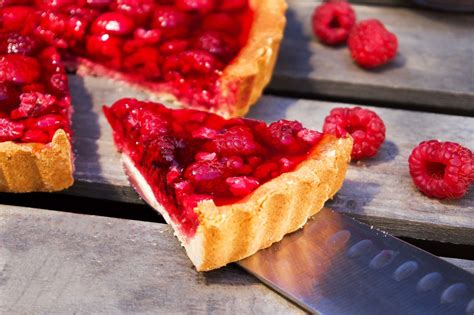 Healthy Raspberry And Strawberry Jelly Tart Hannah And Fitness