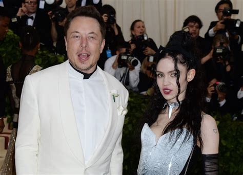 Elon Musks Girlfriend Grimes Reveals Huge Alien Scars Back Tattoo