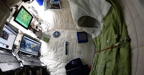 Astronaut Scott Kelly Shows Cozy Bedroom In Space