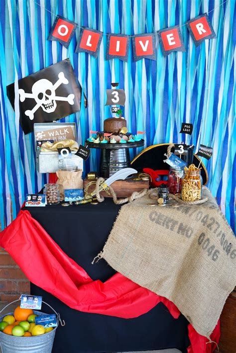 White Lie Party Ideas For Guys ~ Pirate Birthday Pirates Classic Karaspartyideas Table