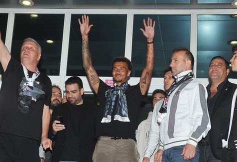 English Star Dele Alli In Istanbul To Join Turkish Giant Beşiktaş Daily Sabah