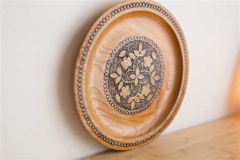 Decorative Wall Plate Hand Carved And Painted Wood Plate With Floral