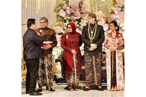 Pertunjukan Seni Dalam Pernikahan Adat Di Indonesia Indah Dan Sakral