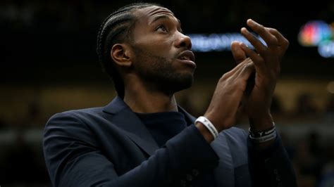 La clippers star kawhi leonard will remain sidelined for friday night's game 6 against the utah jazz because a right knee injury, head coach ty lue leonard traveled with the team to salt lake city on tuesday but then returned to los angeles after telling teammates he would be out for game 5, which. Kawhi Leonard injury updates: Spurs F to miss Thursday's ...