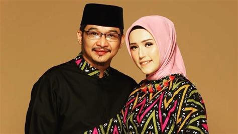 Setelah 3 bulan berlalu, pasha pulang untuk bertemu keluarga, ia pun kaget anaknya minta masuk. Rahasia Kemesraan Pasha 'Ungu' dan Istri Usai 10 Tahun Menikah