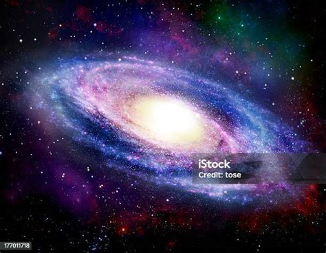 กาแล็กซี่เกลียว ภาพสต็อก ดาวน์โหลดรูปภาพตอนนี้ ดาราจักร ท้องฟ้า