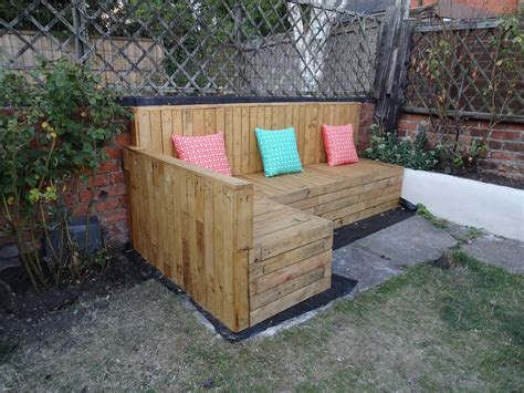 Diy How To Build Pallet Seating Kezzabeth Diy And Renovation Blog