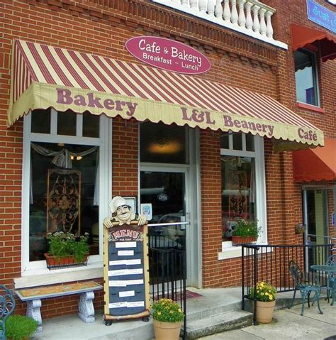 While these treats tend to speak for themselves, a great business name can help you reach a larger pool of customers. cute sign! except my bakery name would be babycakes or ...