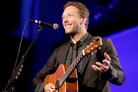 Coldplay Singer Chris Martins First Acoustic Guitar Sells For £18000