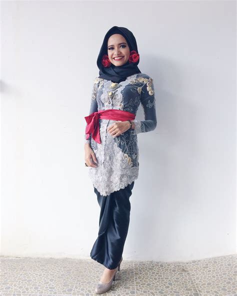 Kebaya Hijab Inspiration Obi Balinese Rose Black And Bold Look