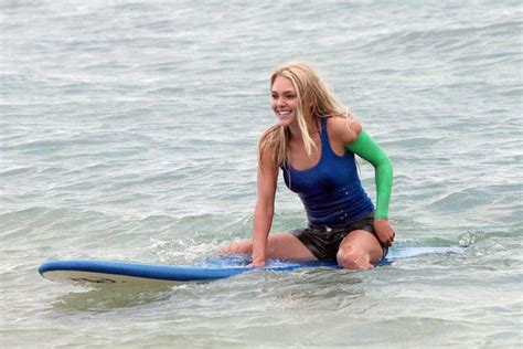 Annasophia robb is definitely not a new face in the business, but she's someone that you might not know too much about off the screen. AnnaSophia Robb | Annasophia robb soul surfer, Annasophia ...
